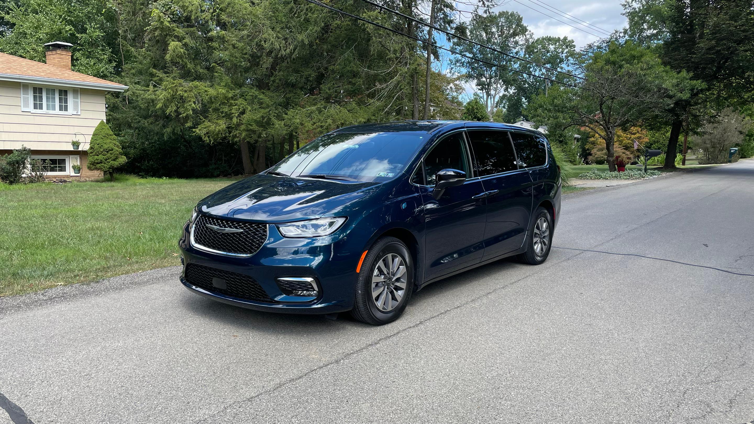 Chrysler Pacifica 2025 in Allison Park, PA