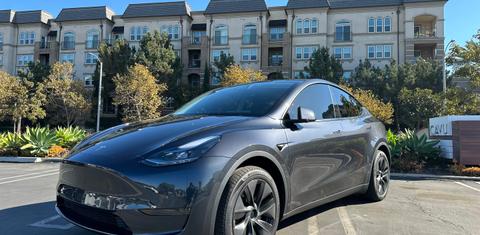 Tesla Model Y 2024