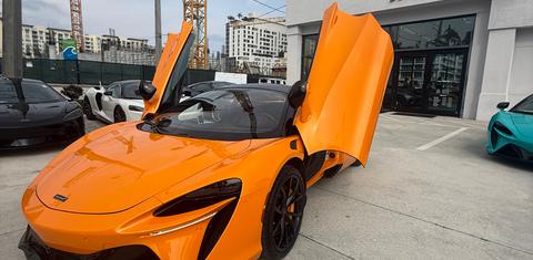McLaren Artura 2025