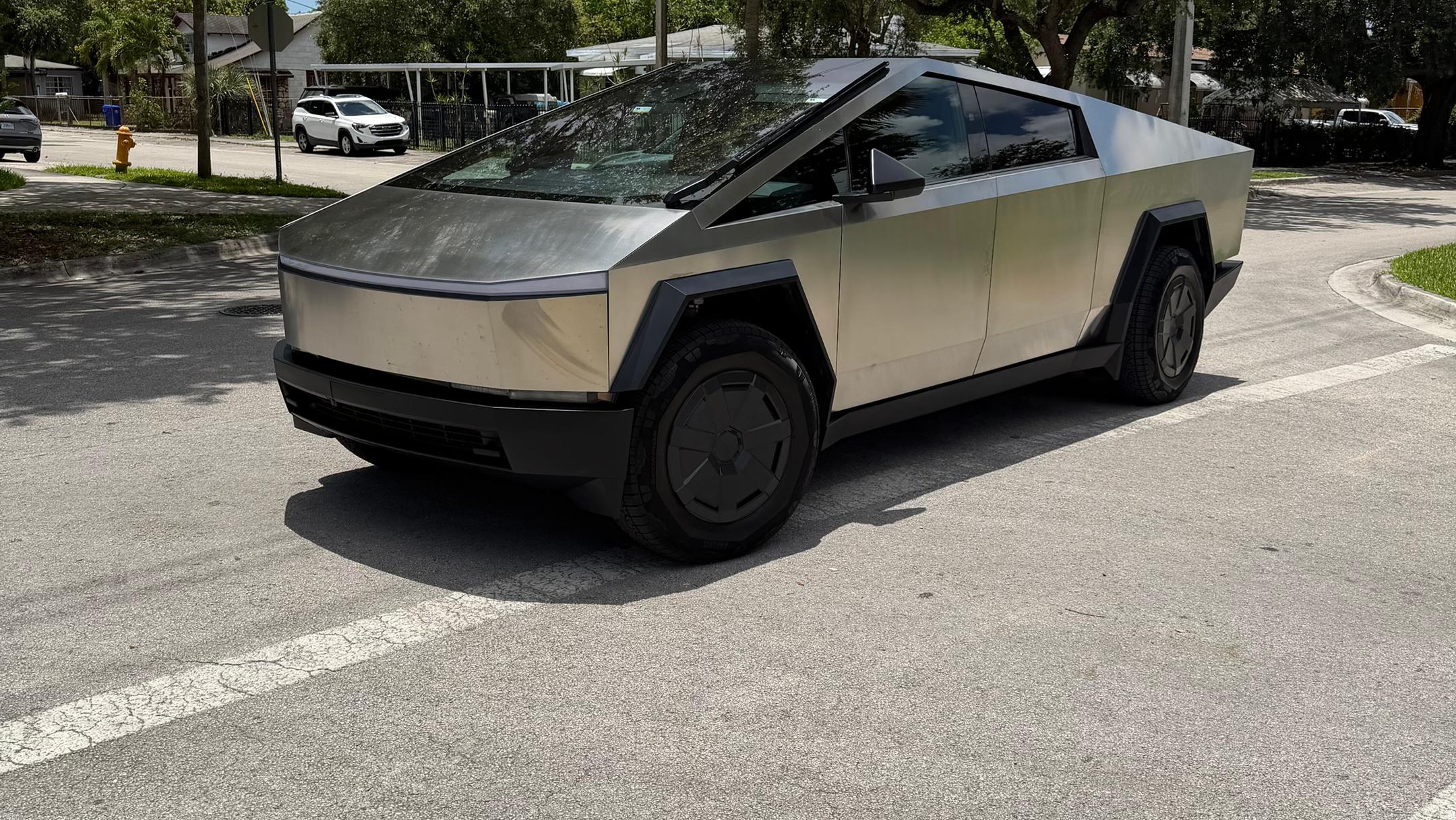 Tesla Cybertruck 2026 in Sunrise, FL