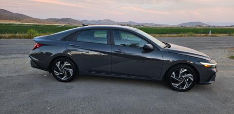 Hyundai Elantra 2025