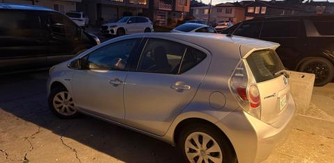Toyota Prius c 2014