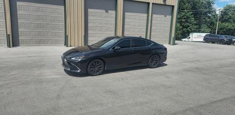 Lexus ES 2019