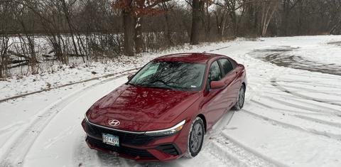 Hyundai Elantra 2024