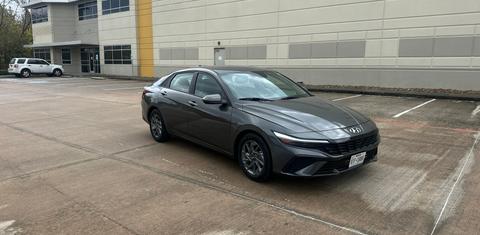 Hyundai Elantra 2024