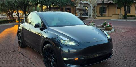 Tesla Model Y 2024