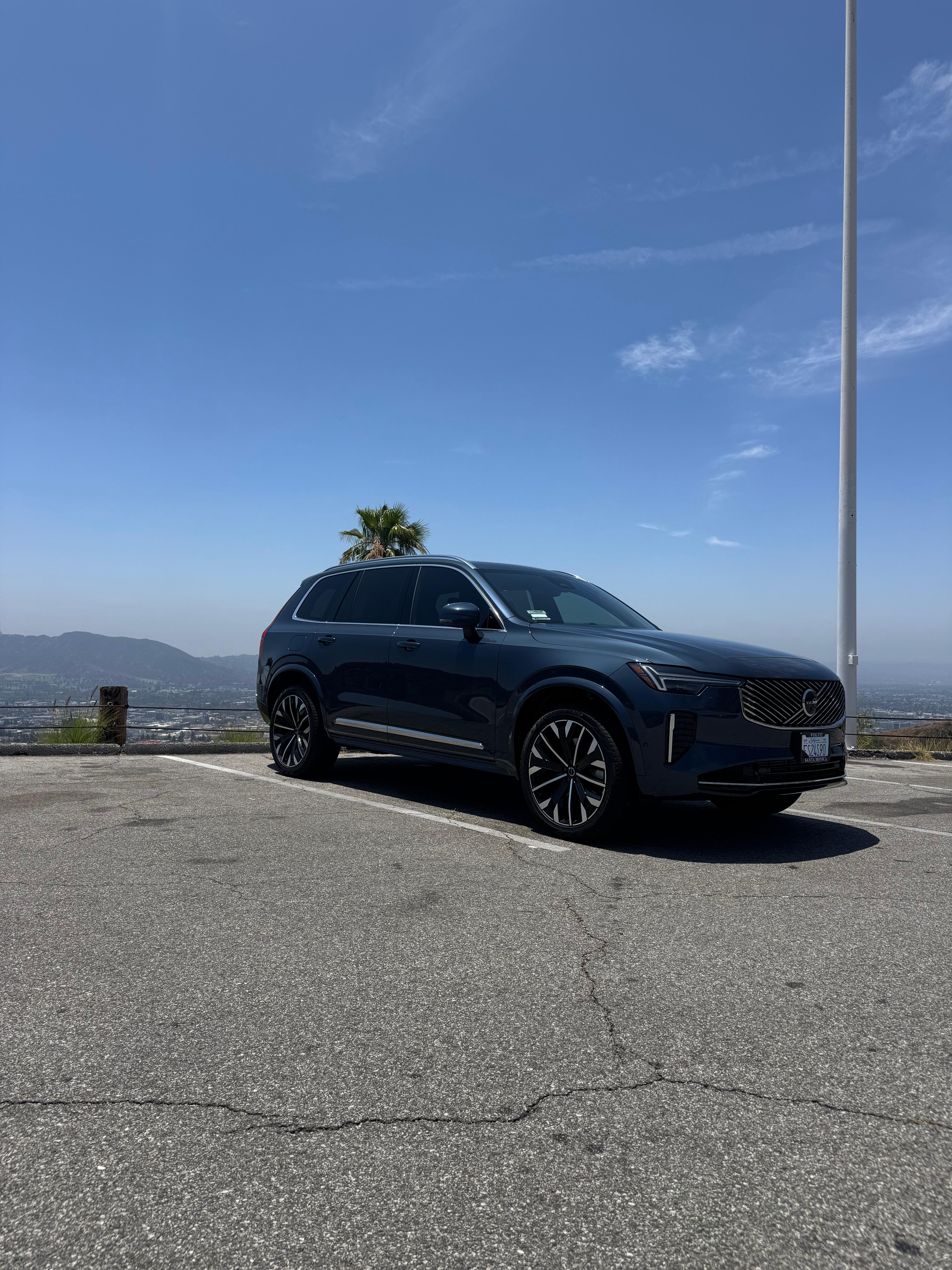 Volvo XC90 Plug-In Hybrid 2026 in Glendale, CA