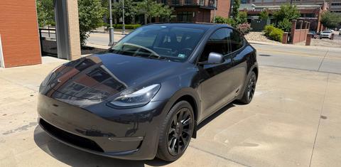 Tesla Model Y 2025