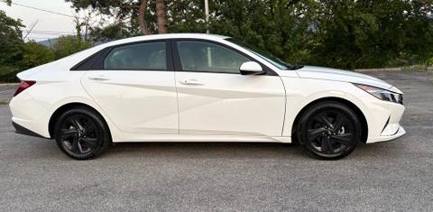 Hyundai Elantra 2023
