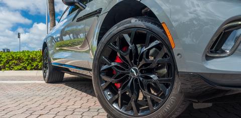 Aston Martin DBX 2021