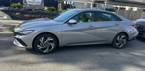 Hyundai Elantra Hybrid 2026