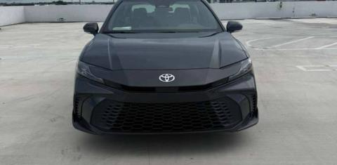 Toyota Camry Hybrid 2026