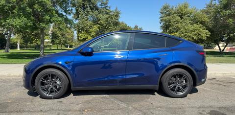 Tesla Model Y 2025