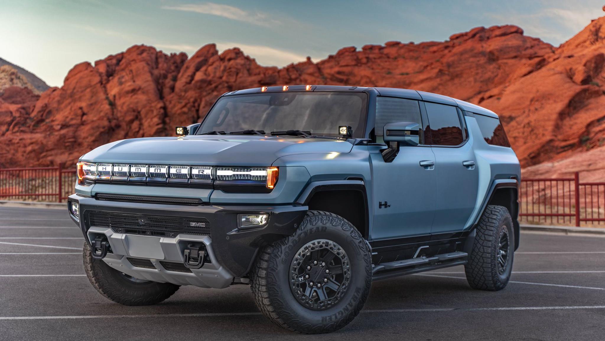 GMC HUMMER EV SUV 2024 in 