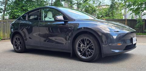 Tesla Model Y 2025