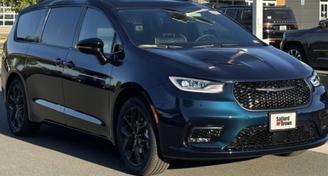 Chrysler Pacifica 2024 — Car rental alternative in Metairie, LA