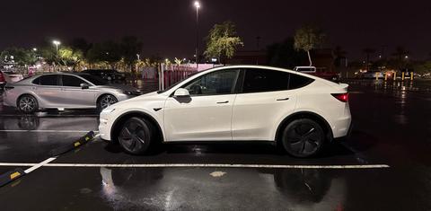 Tesla Model Y 2026