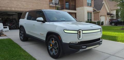 Rivian R1S 2023