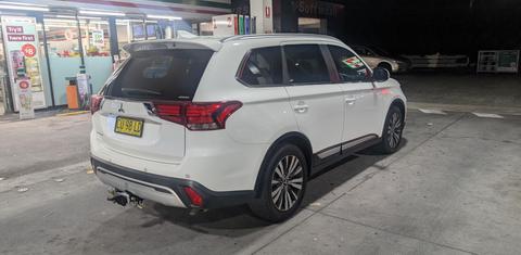 Mitsubishi OUTLANDER 2019