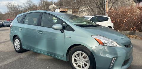 Toyota Prius v 2014