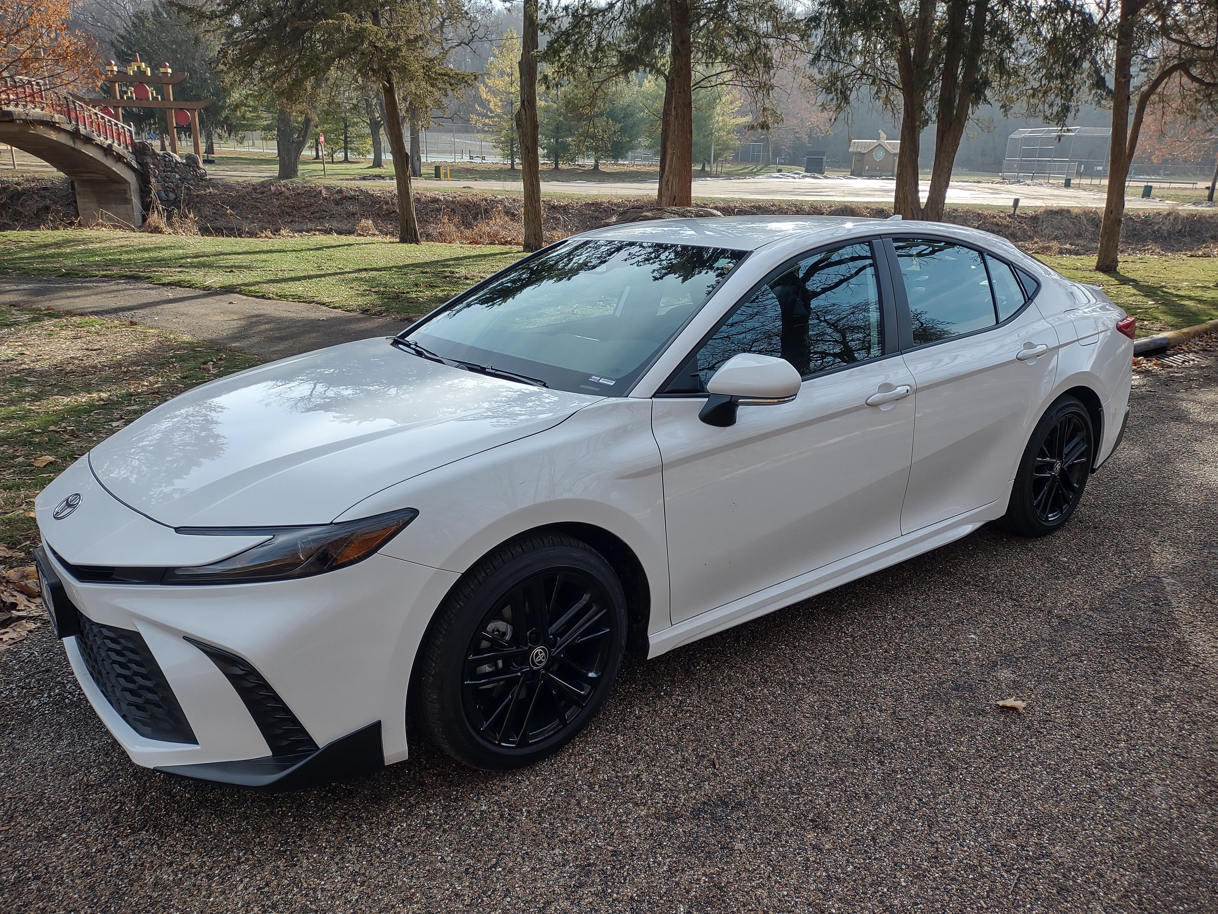 Toyota Camry Hybrid 2026 in Peoria, IL