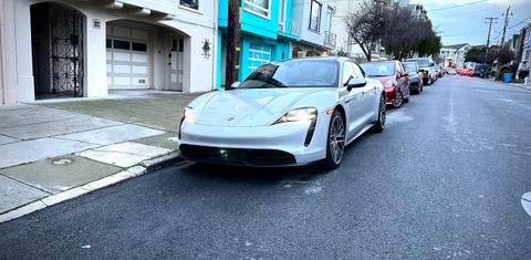 Porsche Taycan 2022