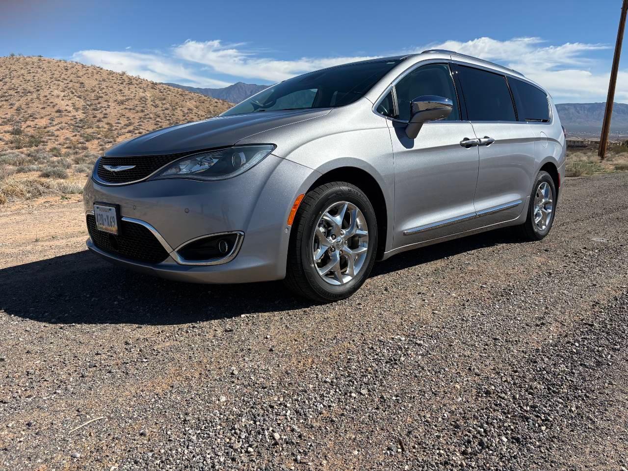 Chrysler Pacifica 2017 in 