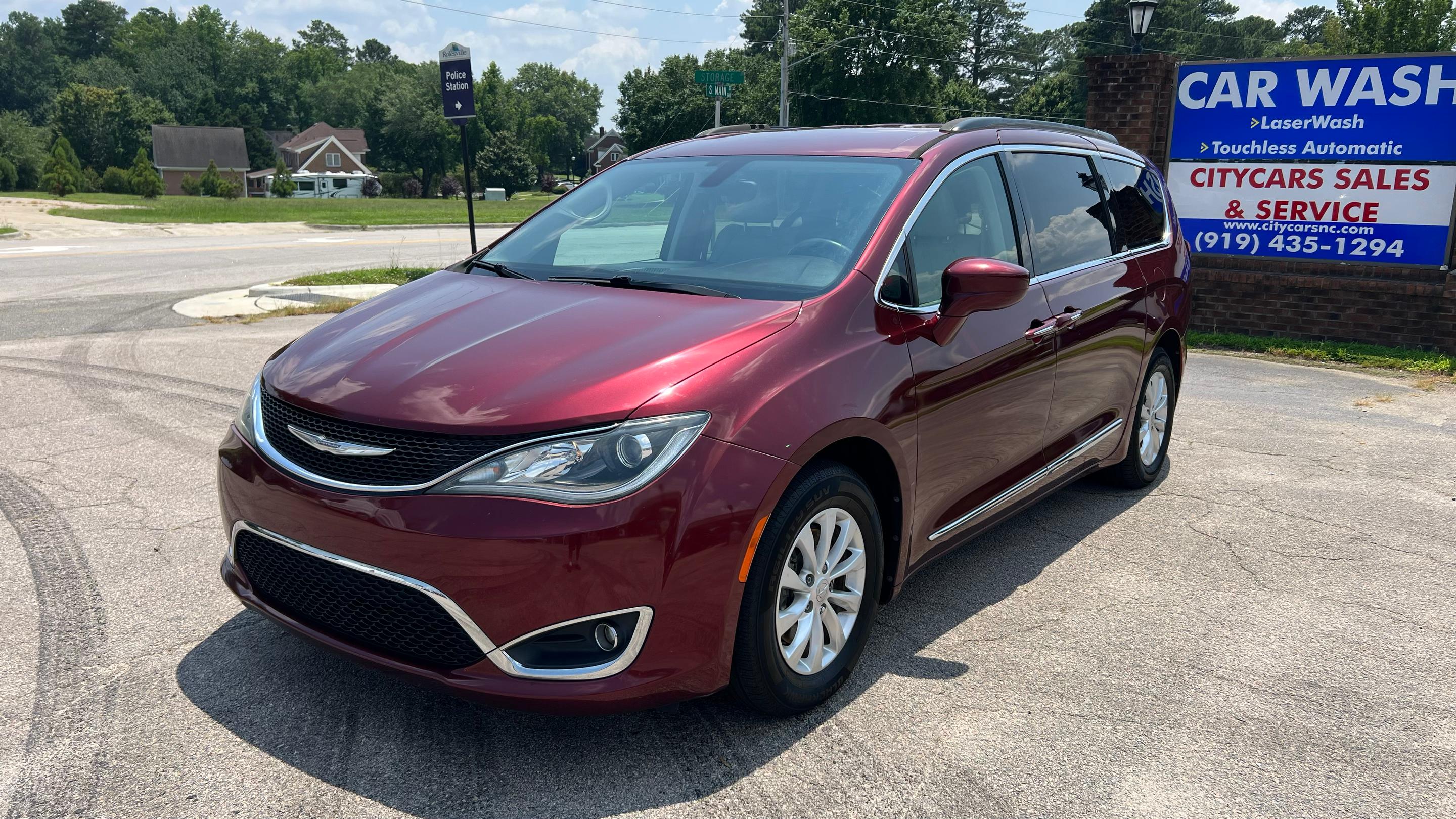 Chrysler Pacifica 2017 in 