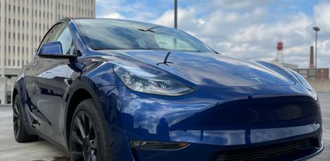 Tesla Model Y 2024