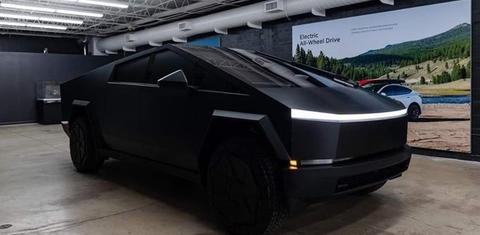 Tesla Cybertruck 2026