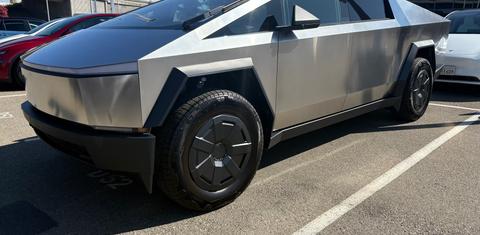 Tesla Cybertruck 2025