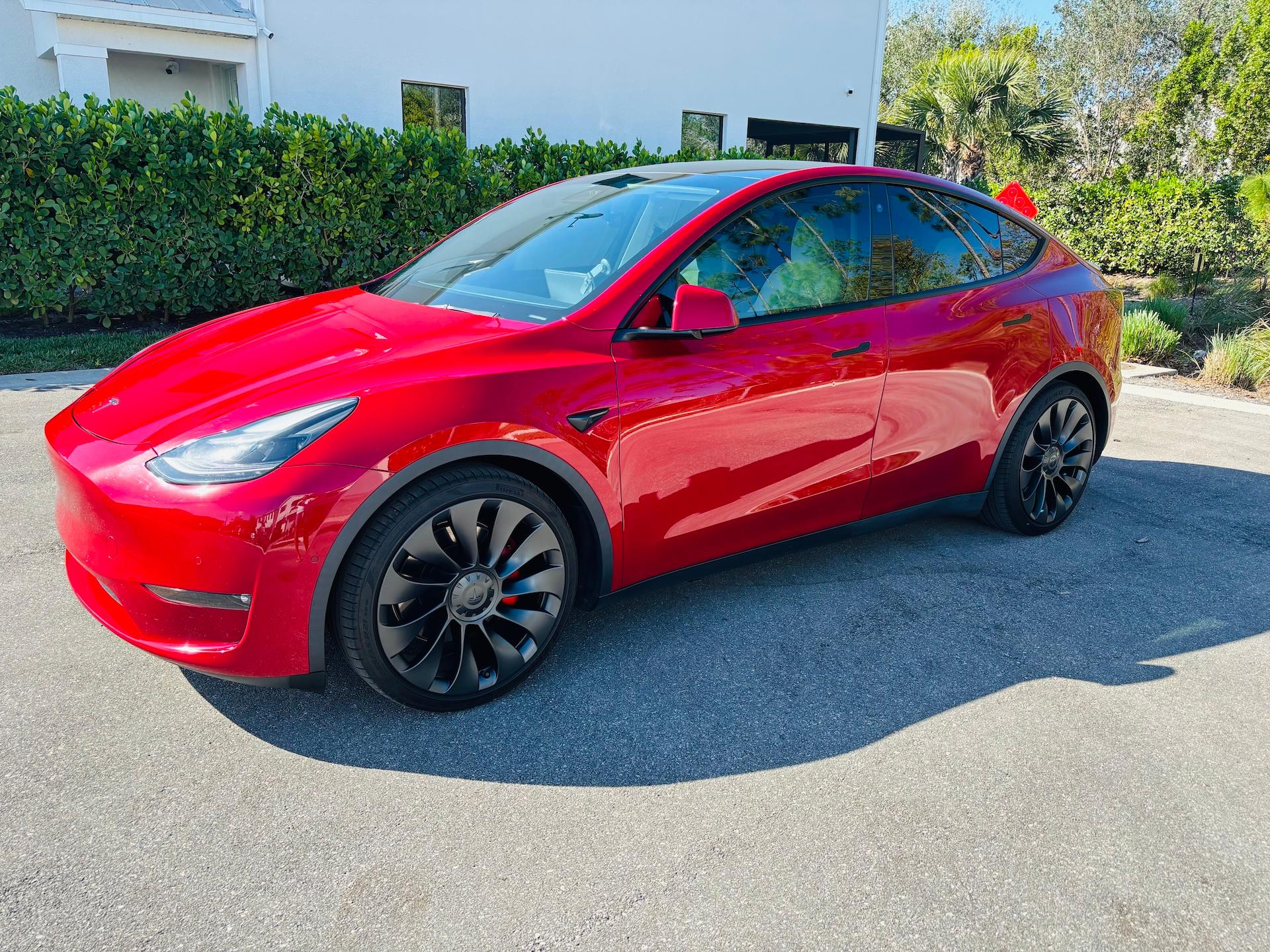 Tesla Model Y 2021 in Naples, FL