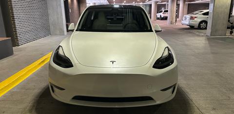 Tesla Model Y 2025