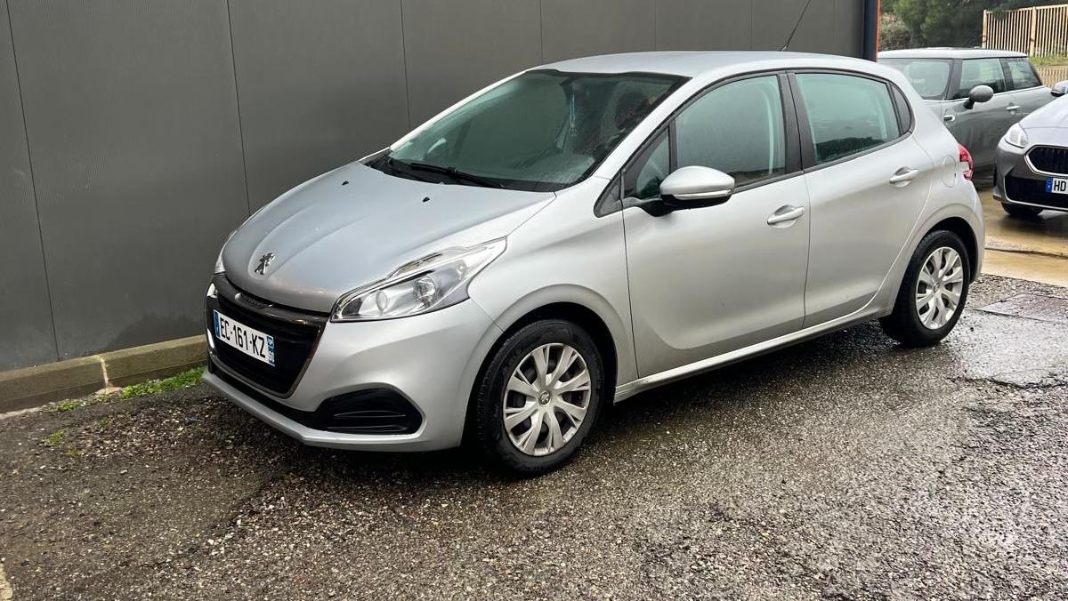 Peugeot 208 2016 à Penta-di-casinca