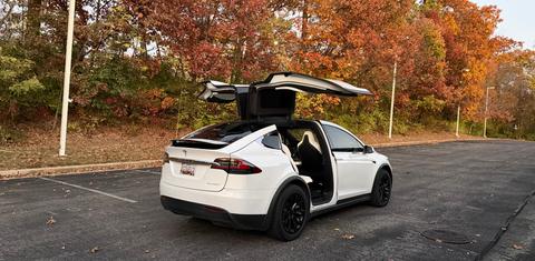Tesla Model X 2019