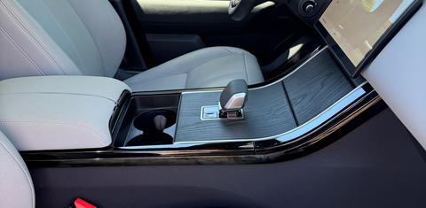 Land Rover Range Rover Velar 2026