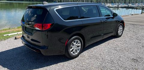 Chrysler Voyager 2024