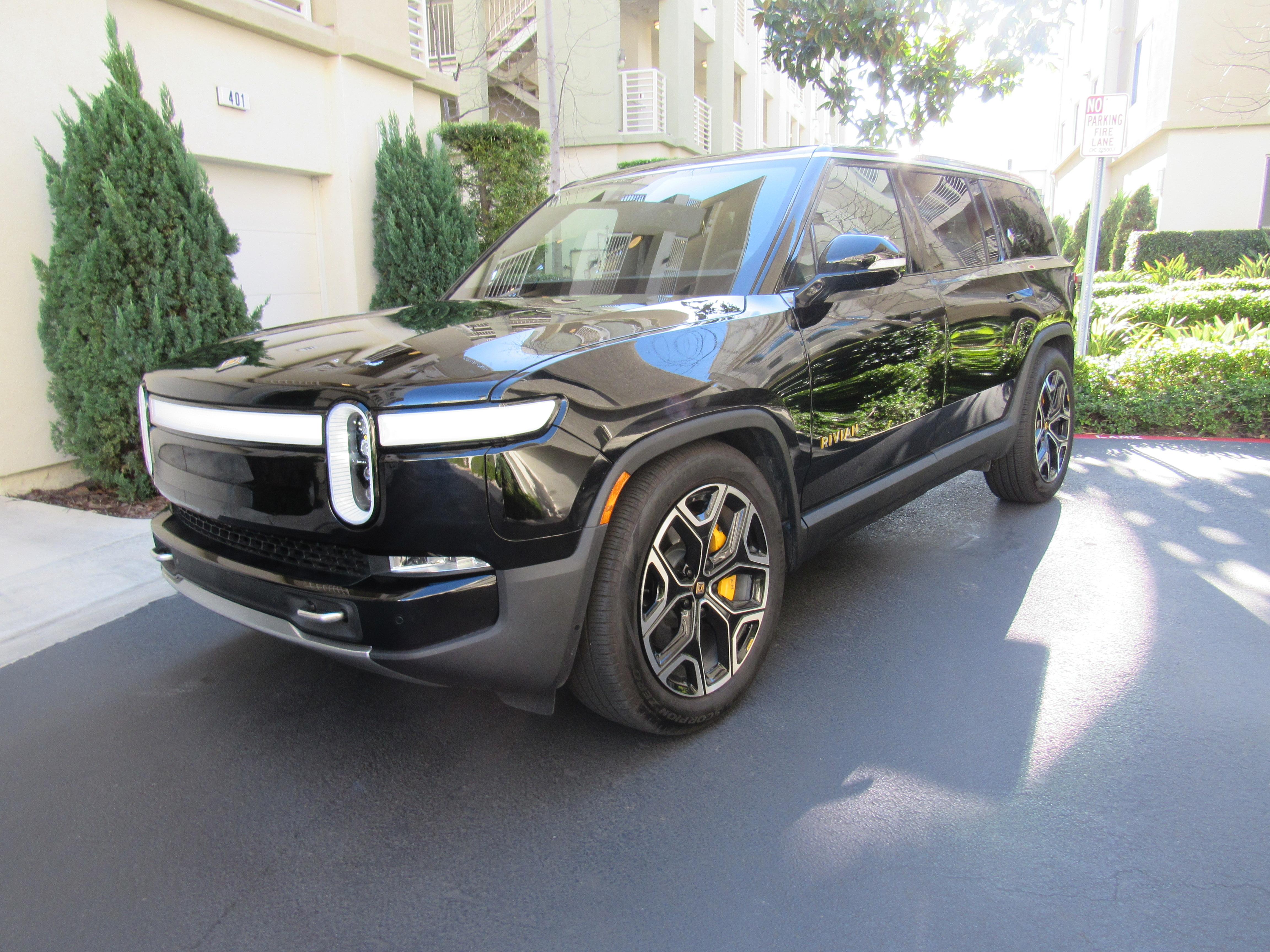 Rivian R1S 2023 in Hawthorne, CA