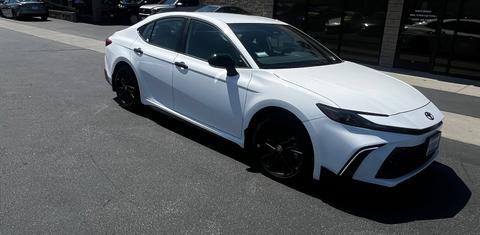 Toyota Camry Hybrid 2026