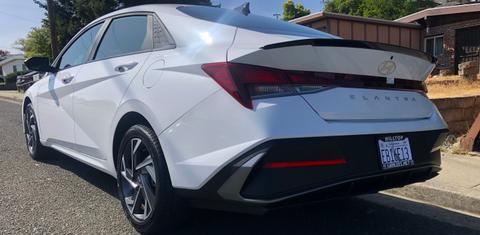 Hyundai Elantra 2025
