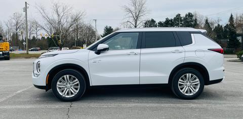 Mitsubishi Outlander Plug-In Hybrid 2025