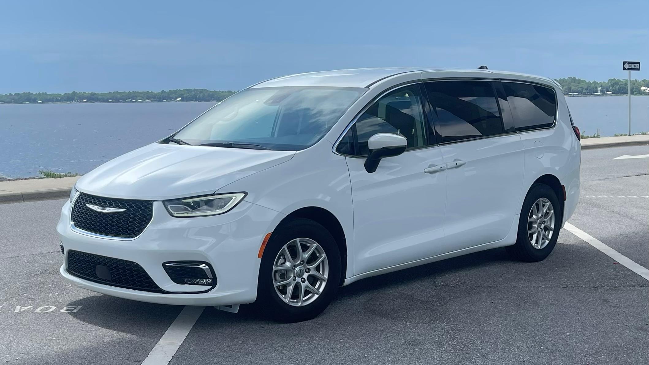 Chrysler Pacifica 2023 in Freeport, FL