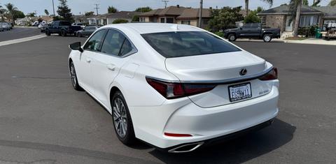Lexus ES 2025