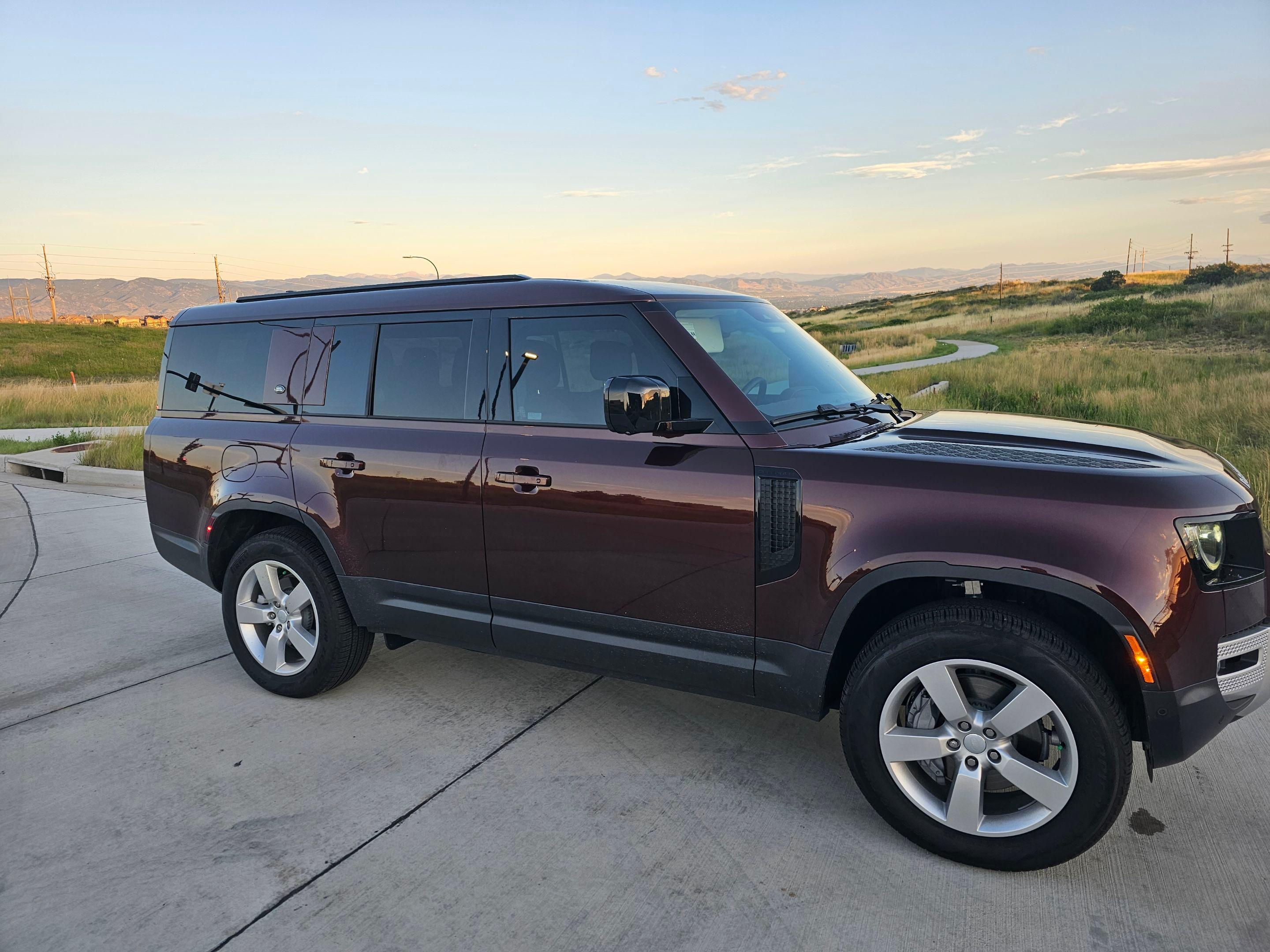 Land Rover Defender 2023 in 