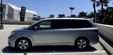 Toyota Sienna 2016