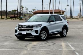 Ford Explorer 2025 in Burbank