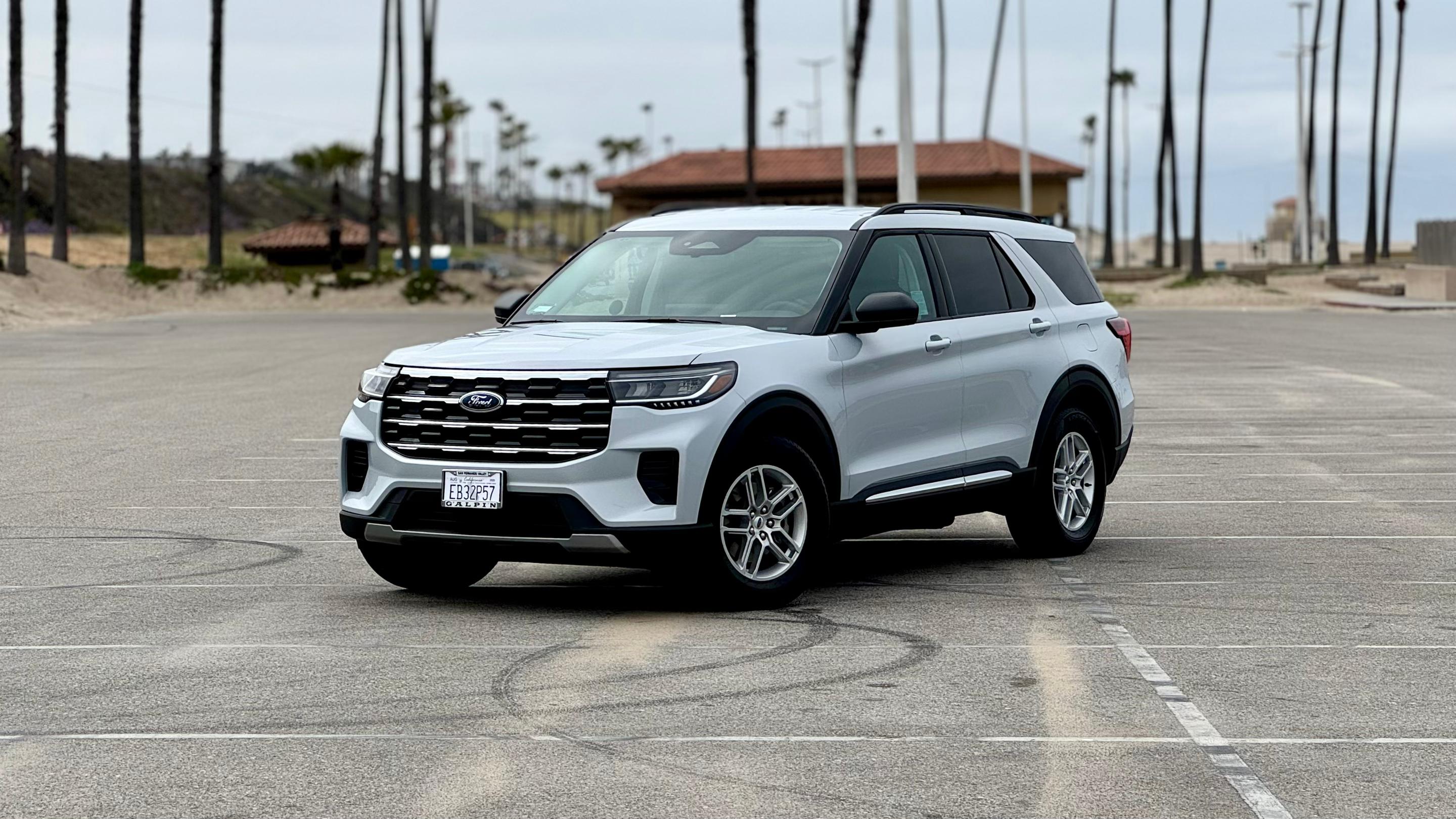 Ford Explorer 2025 in Los Angeles, CA