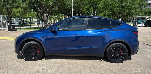 Tesla Model Y 2024