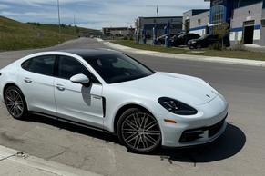 Porsche Panamera 2018 in Calgary