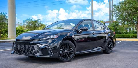 Toyota Camry Hybrid 2025